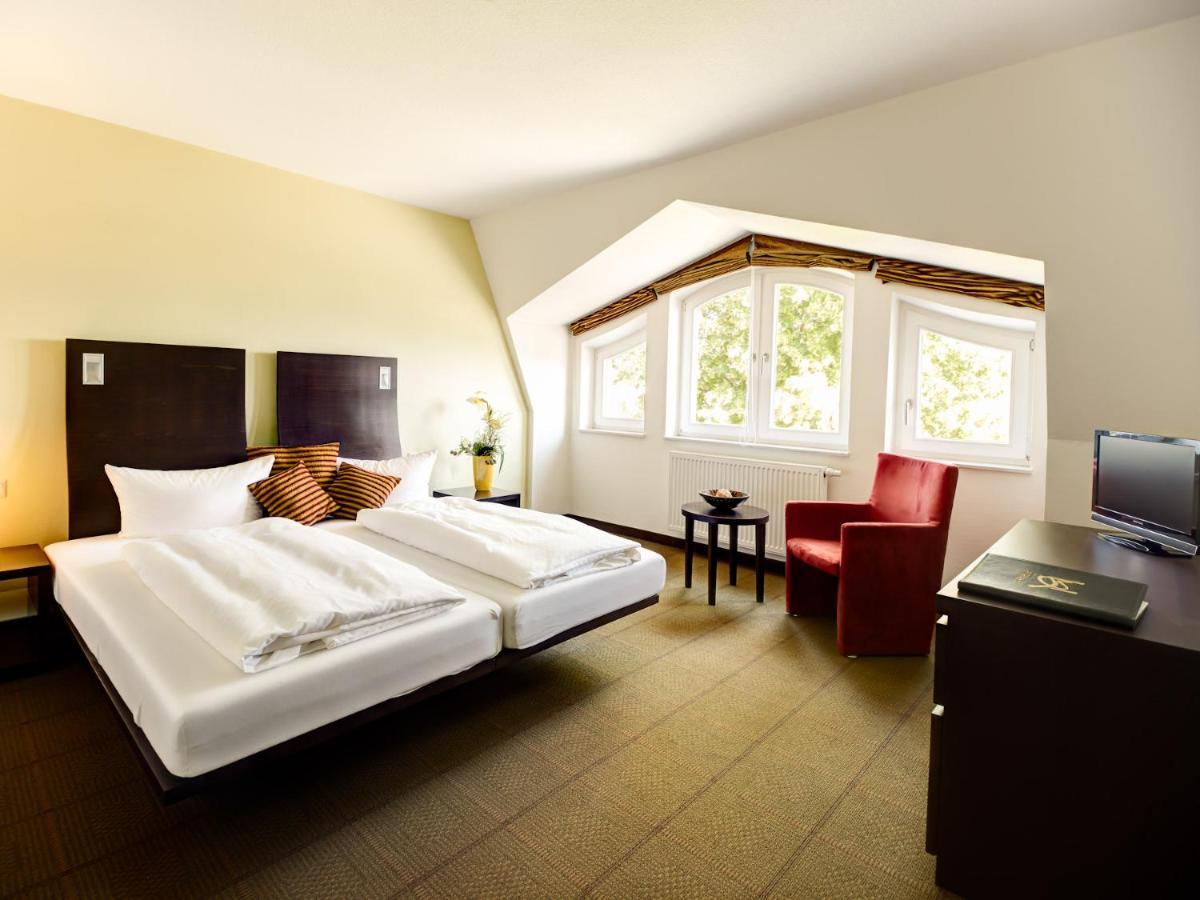 Germania Hotel Am Schlosspark Meyenburg (Prignitz) Exterior photo
