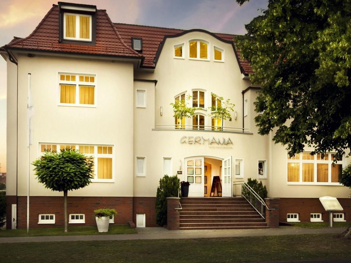 Germania Hotel Am Schlosspark Meyenburg (Prignitz) Exterior photo